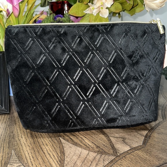 Velvet and Black JUICY COUTURE BAG ✨✨✨ - Picture 2 of 2